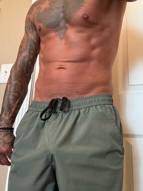 Balance Collection Men’s Athletic Olive Green Shorts Size Medium